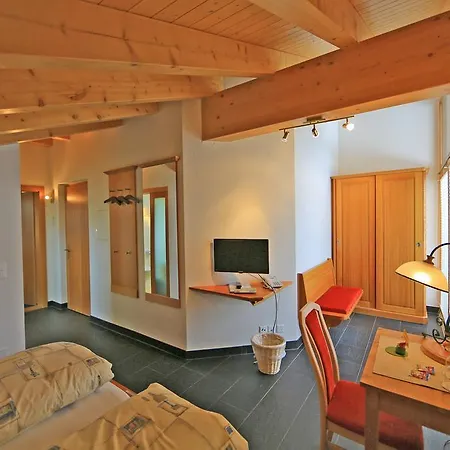 Alpenrose فندق ريرالب