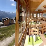 Отель Alpenrose 3*